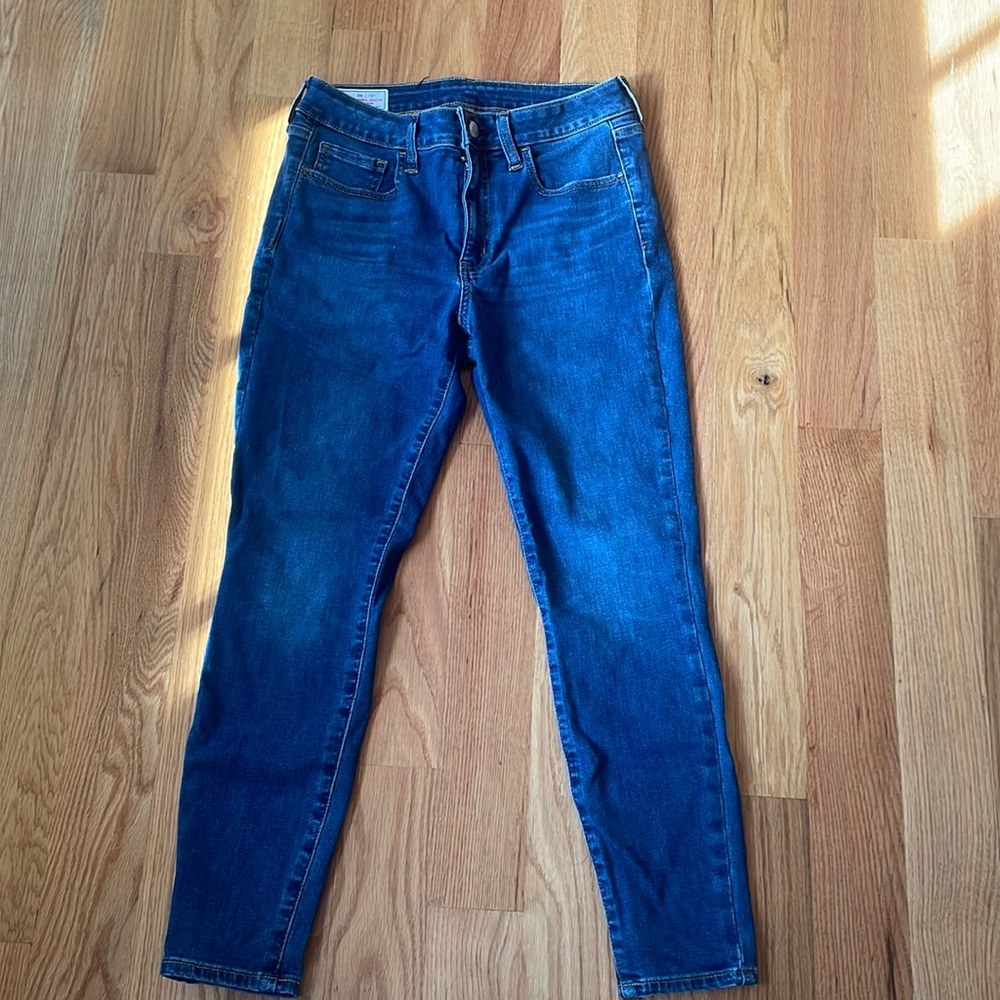 GAP Universal Mid Rise Jegging - 10 Short